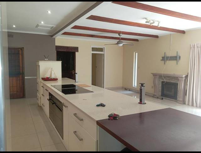 3 BEDROOM HOUSE FOR SALE IN CRESTA